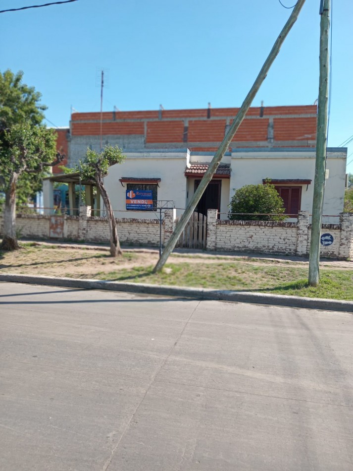 Casa de 3 ambientes en VENTA en Gonzalez Catan