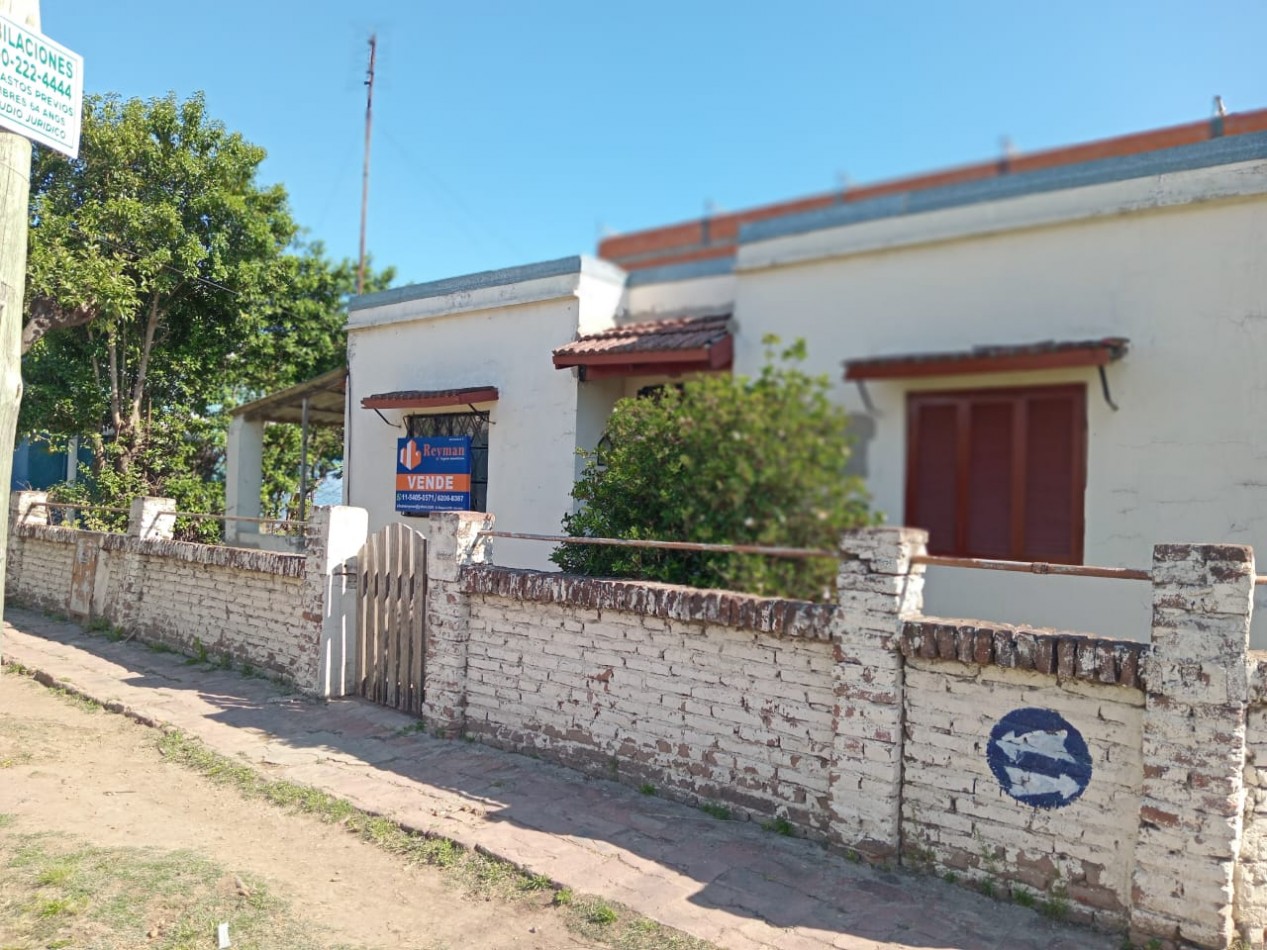 Casa de 3 ambientes en VENTA en Gonzalez Catan