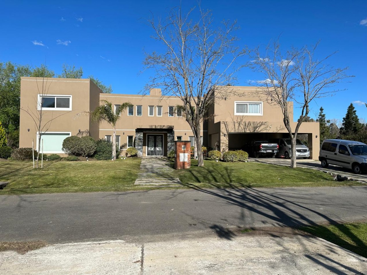 casa en club de campo "Las Cañuelas"