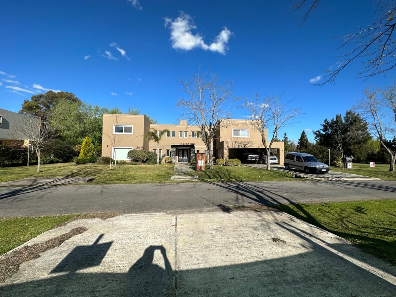 casa en club de campo "Las Cañuelas"