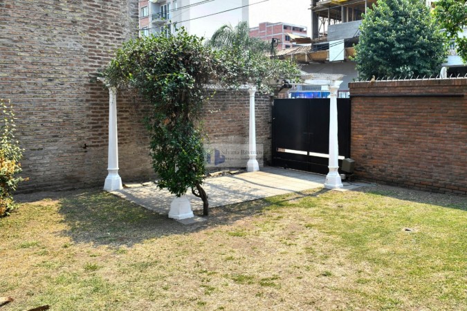 chalet de 6 ambientes en San Justo.
