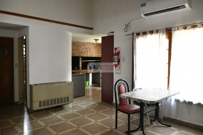 chalet de 6 ambientes en San Justo.
