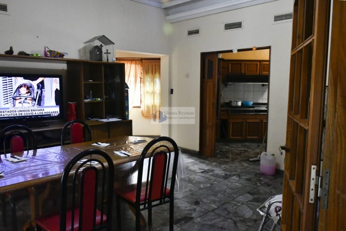 chalet de 6 ambientes en San Justo.