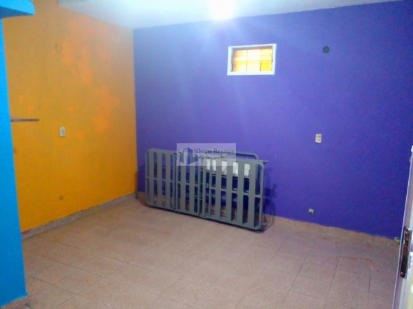 casa de 5 ambientes, en Isidro Casanova.