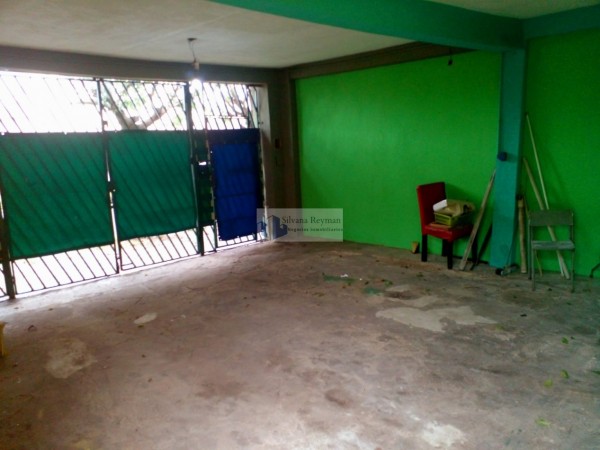 casa de 5 ambientes, en Isidro Casanova.