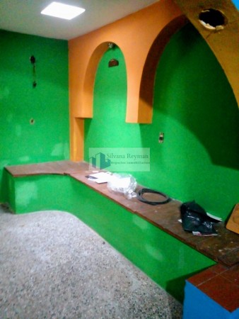 casa de 5 ambientes, en Isidro Casanova.