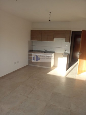 Departamento interno de 2 ambientes con vestidor, Jujuy al 900 Villa Luzuriaga.