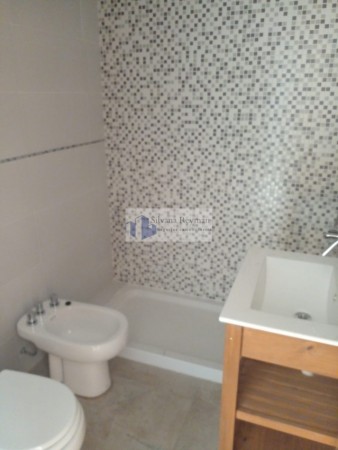 Departamento interno de 2 ambientes con vestidor, Jujuy al 900 Villa Luzuriaga.
