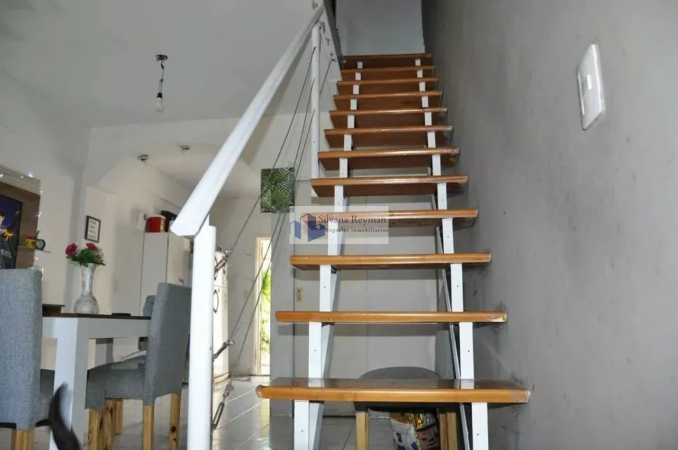 Venta duplex de 3 ambientes en lomas del mirador.