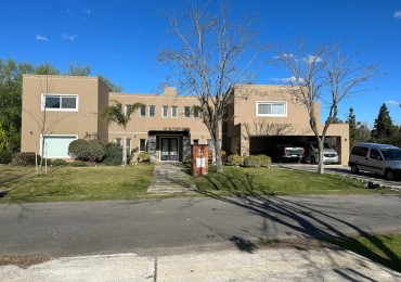 casa en club de campo "Las Cañuelas"