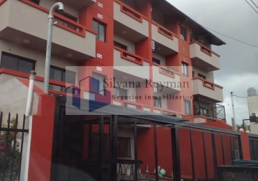 Departamento interno de 2 ambientes con vestidor, Jujuy al 900 Villa Luzuriaga.
